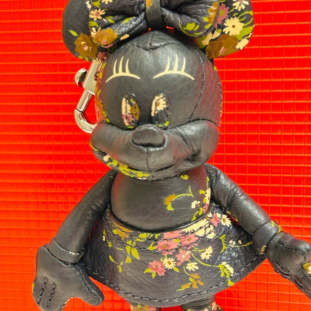 NWOT Coach x Disney Minnie Mouse Keychain/ Bag Charm - Picture 11 of 14